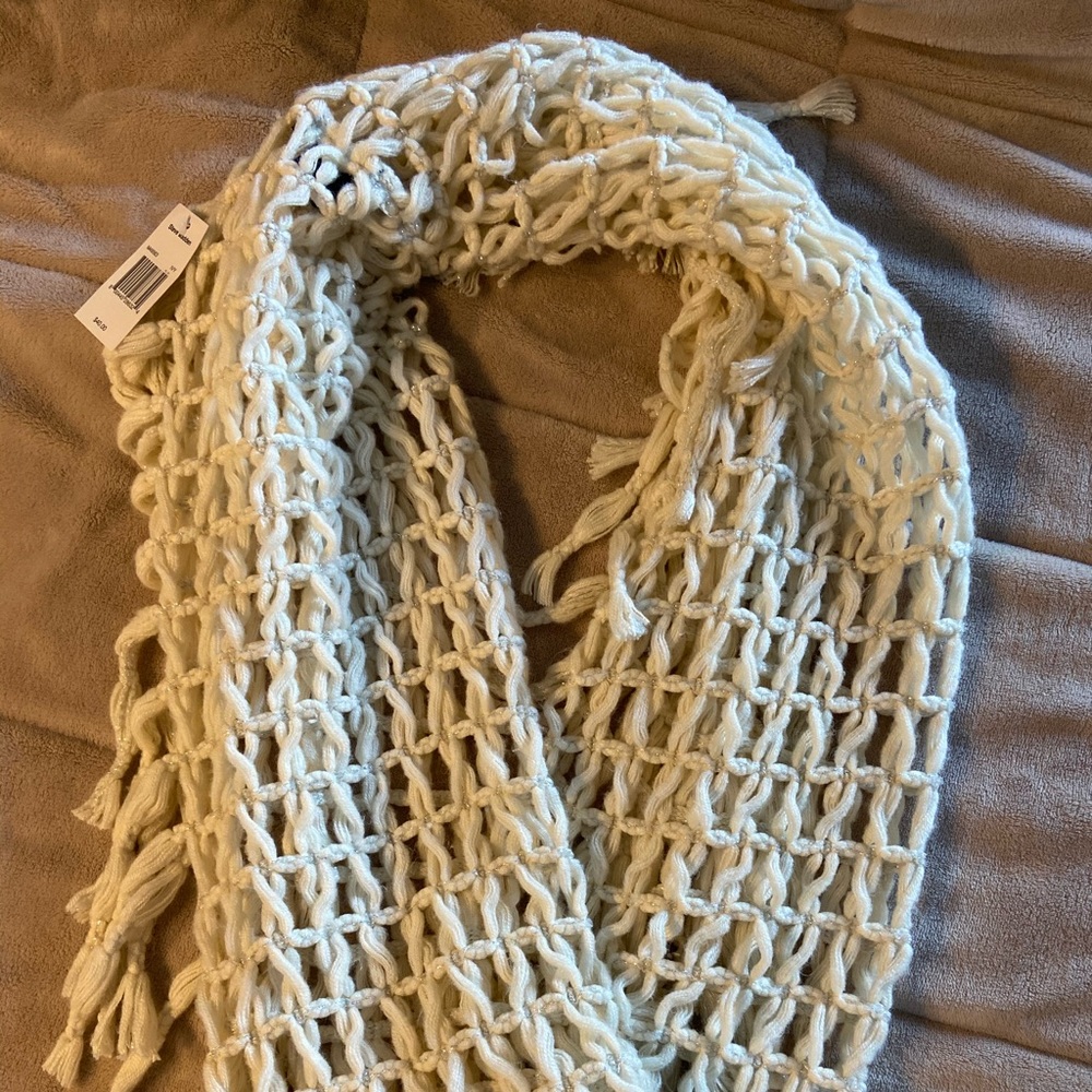 NWT Steve Madden Infinity Scarf